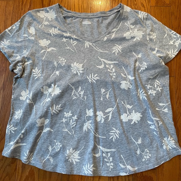 Old Navy Floral Tee Shirt - Picture 2 of 6